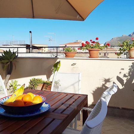 Terrace With View Attic In Old Town Ballarhome パレルモ エクステリア 写真