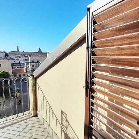 Terrace With View Attic In Old Town Ballarhome パレルモ エクステリア 写真