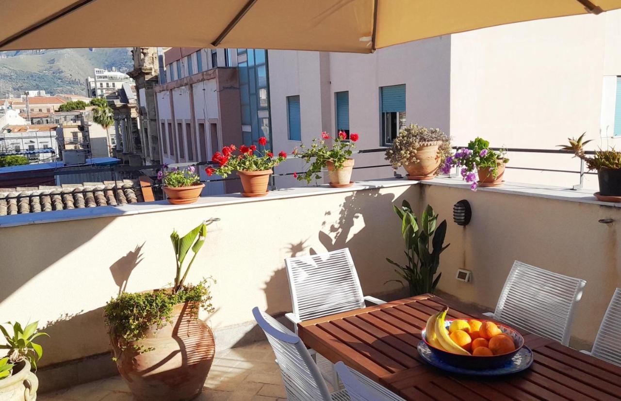 Terrace With View Attic In Old Town Ballarhome パレルモ エクステリア 写真