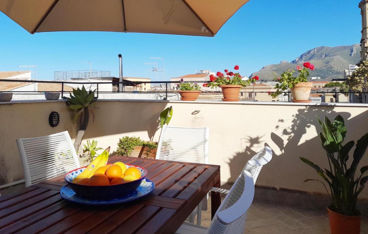 Terrace With View Attic In Old Town Ballarhome パレルモ エクステリア 写真