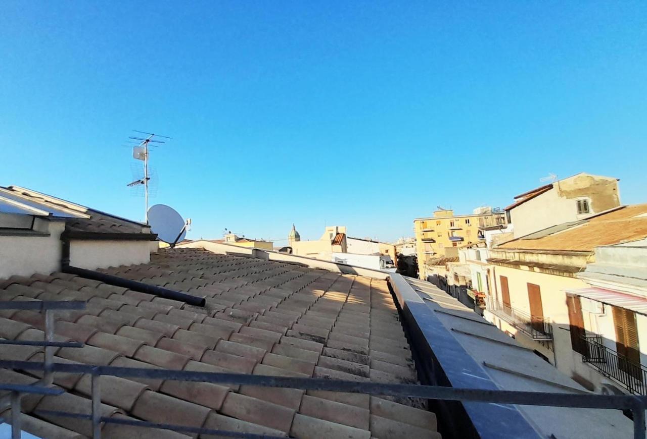Terrace With View Attic In Old Town Ballarhome パレルモ エクステリア 写真
