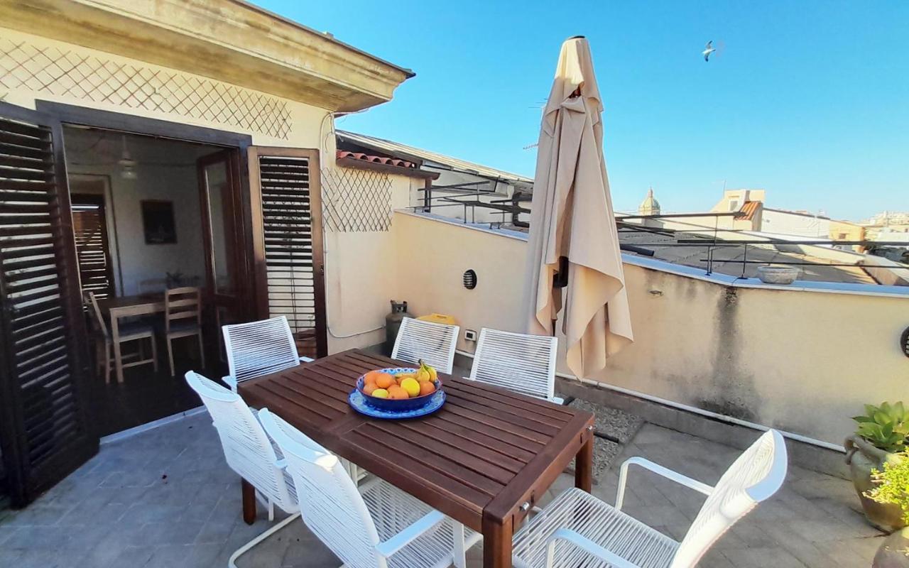 Terrace With View Attic In Old Town Ballarhome パレルモ エクステリア 写真